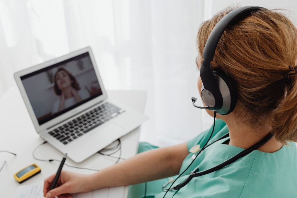 telesurgery latency